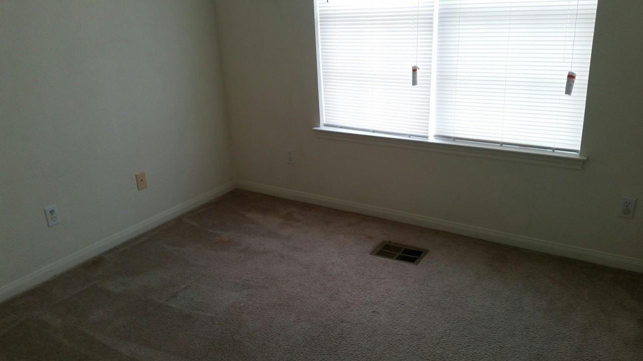 3204 HEREFORD LANE - Photo 7 of 37