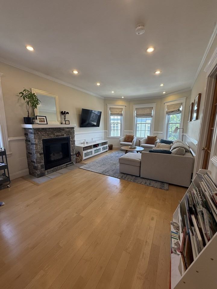 31 Mount Vernon St #3 - Photo 5 of 18