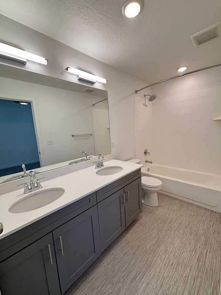 557 E 3880 S - Photo 7 of 27