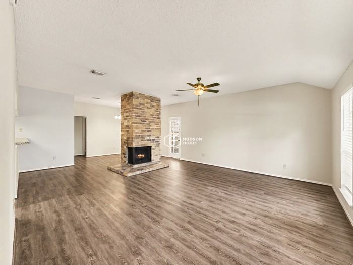 9415 Wallingham Dr - Photo 5 of 27