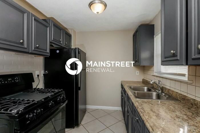4915 Seville Dr - Photo 4 of 20