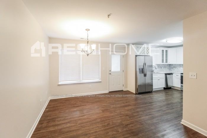 211 Coral Cir - Photo 3 of 20