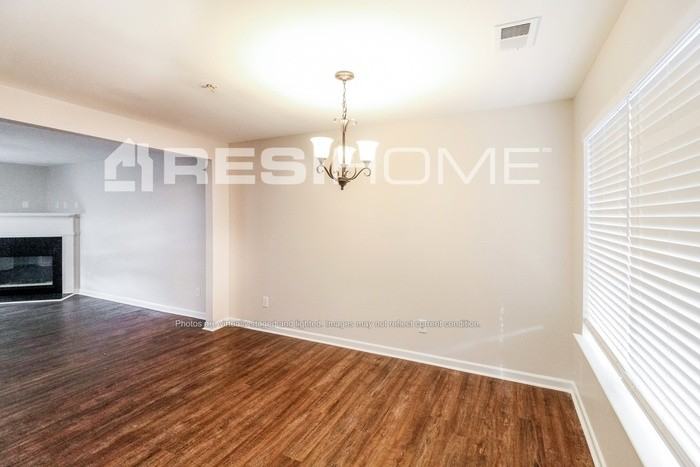 211 Coral Cir - Photo 5 of 20