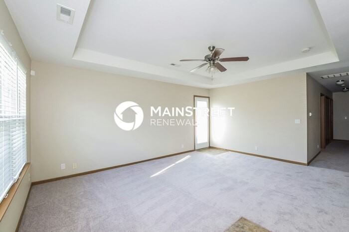 209 Palmer Ct - Photo 3 of 16