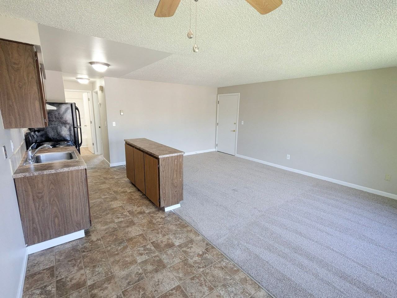 Apartment Complex ~ Murphy Manor - Photo 6 of 12