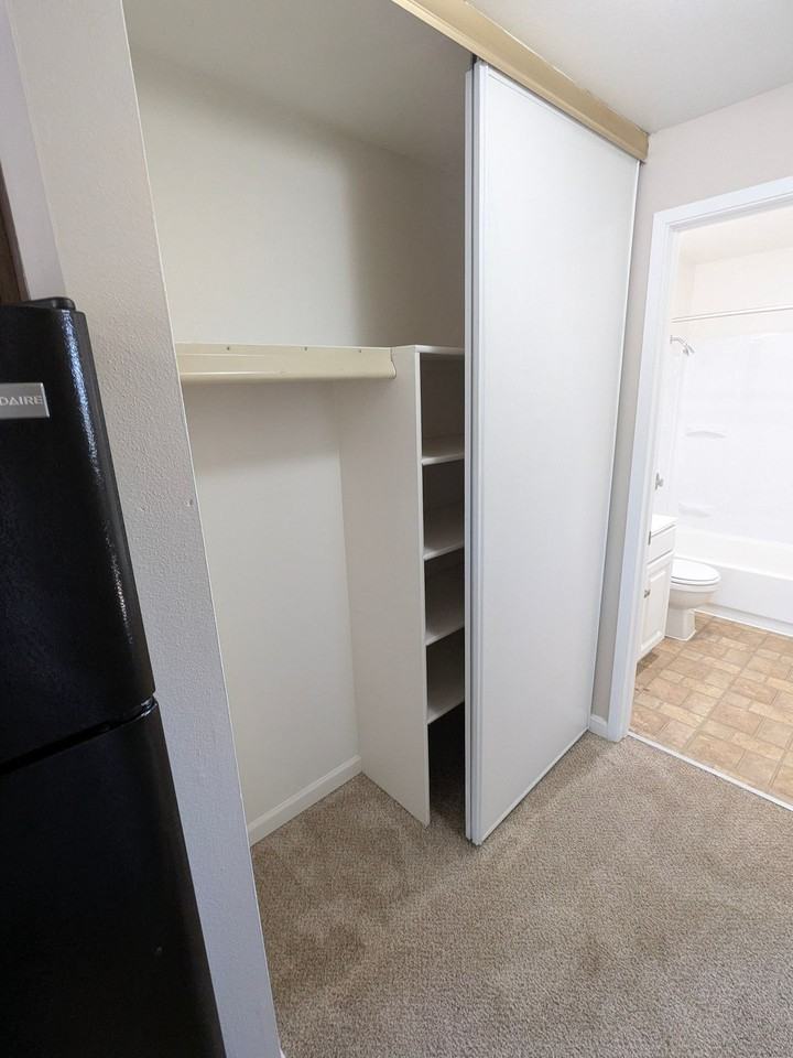 Apartment Complex ~ Murphy Manor - Photo 7 of 12