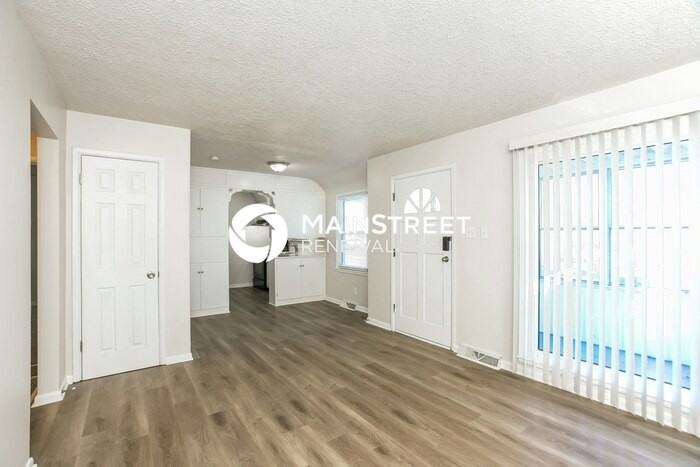 5225 E 20th Pl - Photo 4 of 17