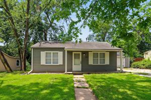 featured image of 2517 Sw Edgewater Ter