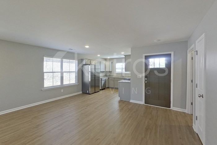 349 Angela St - Photo 2 of 20