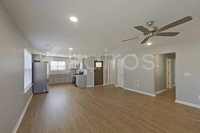 349 Angela St - Photo 4 of 20
