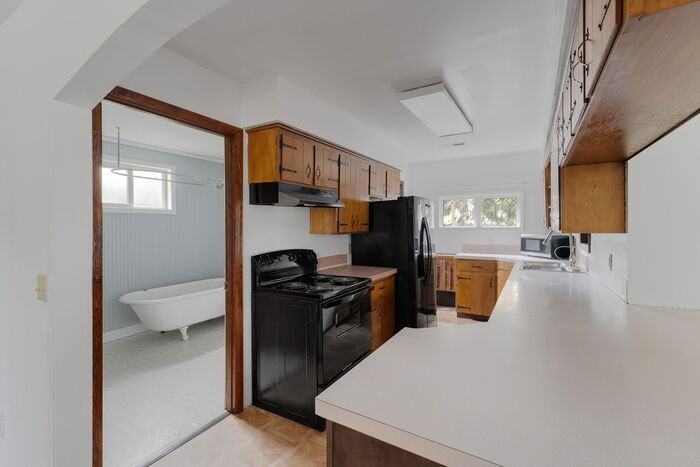 922 1st Ave Sw - Photo 5 of 40