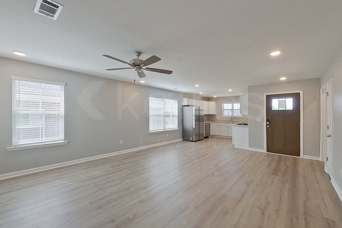 641 June St - Photo 5 of 21