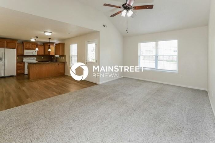 420 Se Alger Dr - Photo 4 of 16