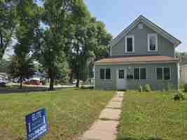 featured image of 732 N 5th St