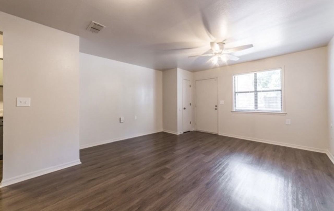 215 W Watson St #10 - Photo 2 of 6