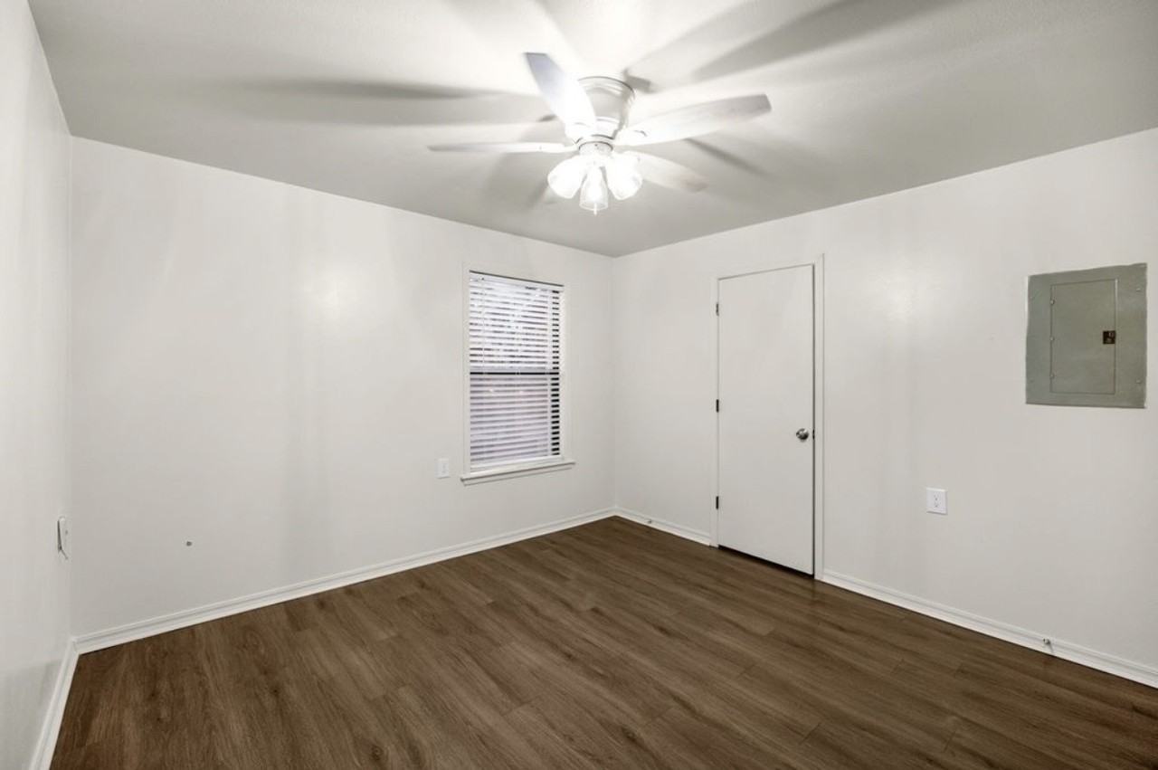 215 W Watson St #10 - Photo 5 of 6