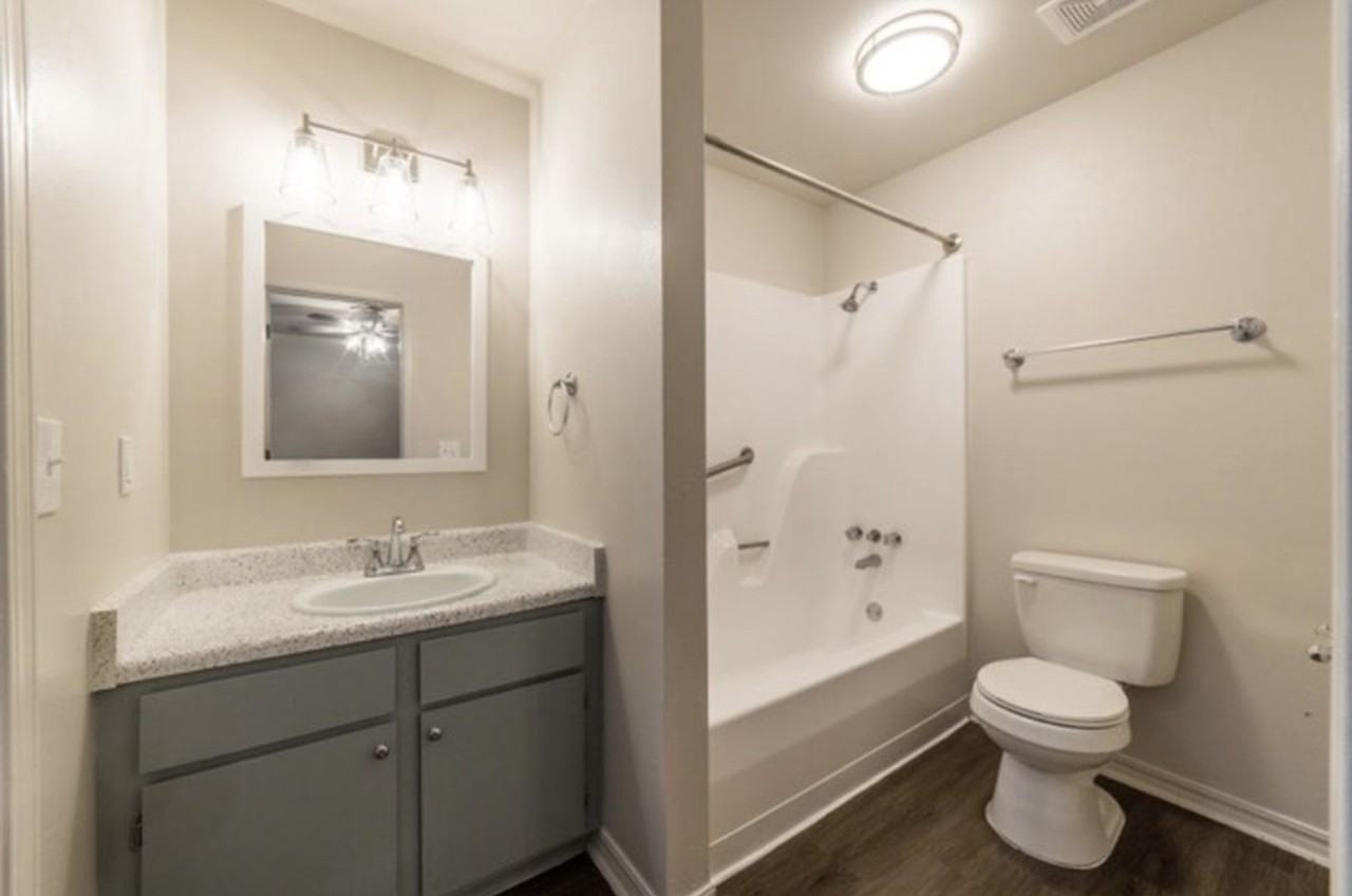 215 W Watson St #10 - Photo 6 of 6