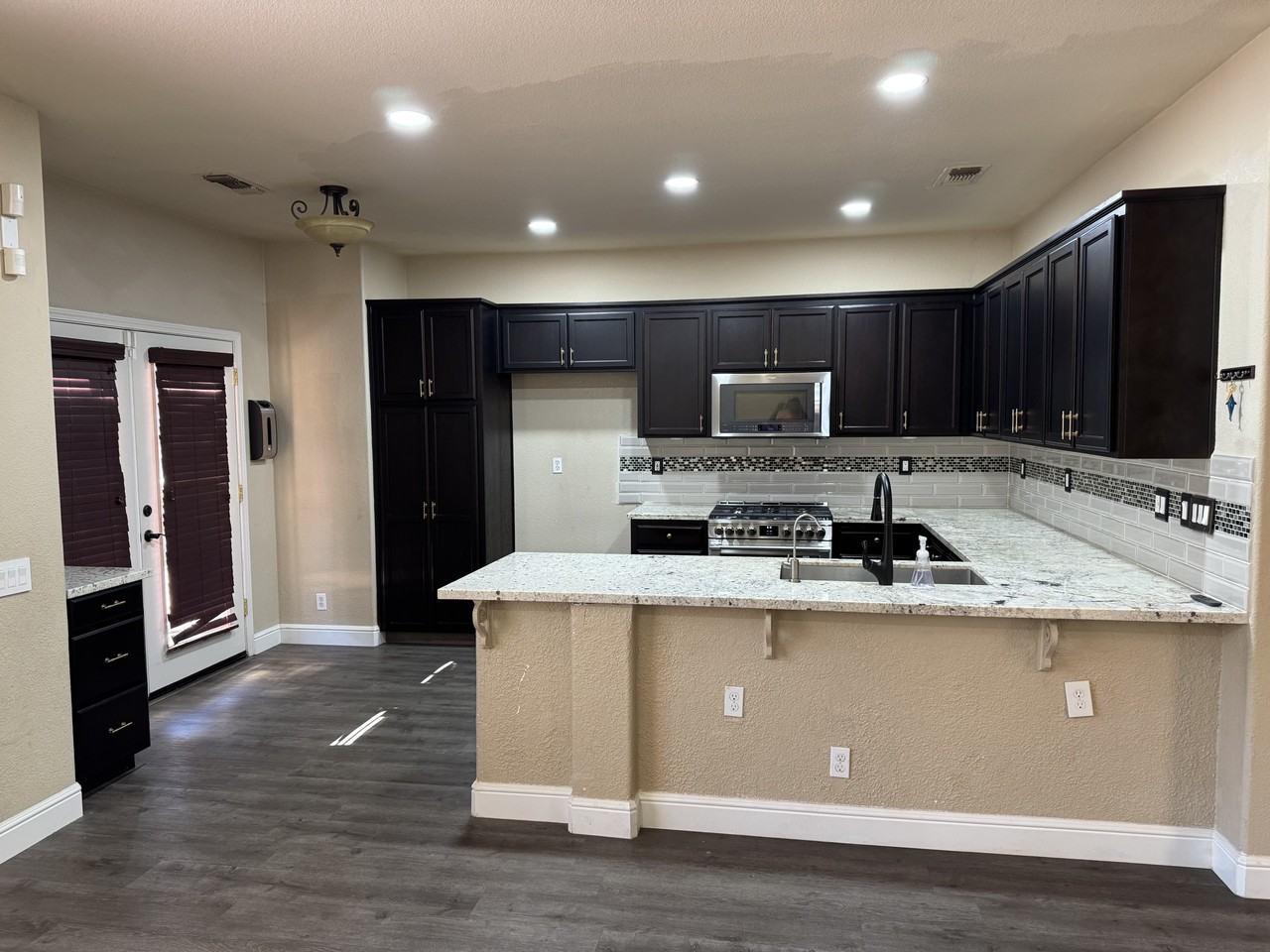 2125 Woodbury Dr #NA - Photo 2 of 11