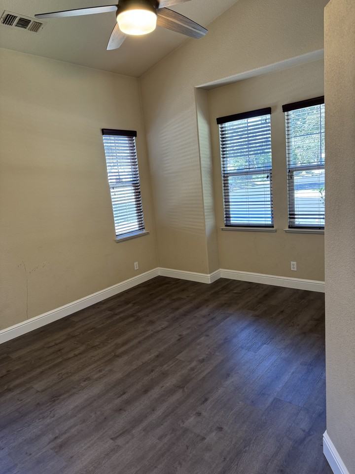 2125 Woodbury Dr #NA - Photo 4 of 11
