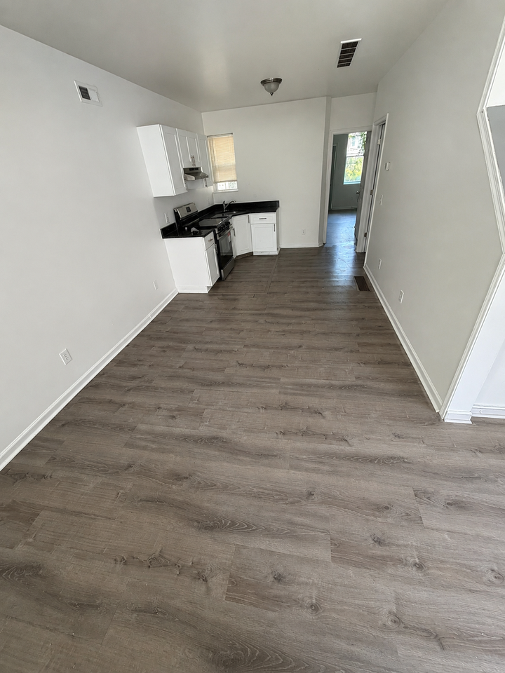 125 N Wilton St #NA - Photo 2 of 20