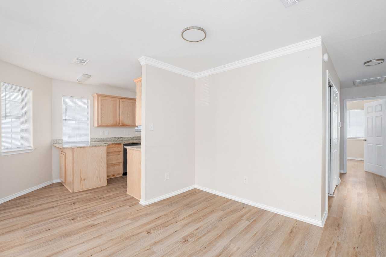 1801 Park Pl #1801 - Photo 5 of 18