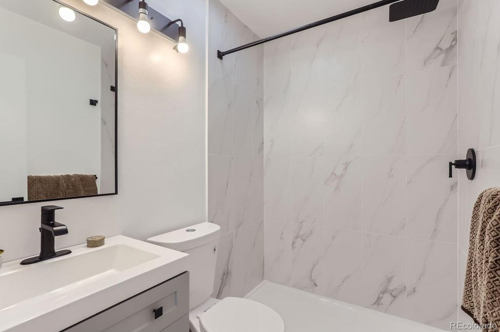 12172 Bannock Cir #B - Photo 7 of 11