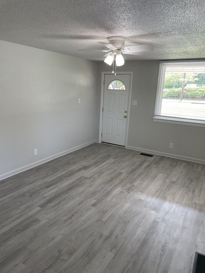 410 Lloyd St #NA - Photo 2 of 10
