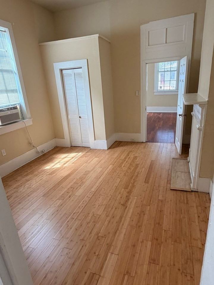 2909 2909 - 2911 Orleans Avenue - 2909 #2909 - Photo 4 of 11