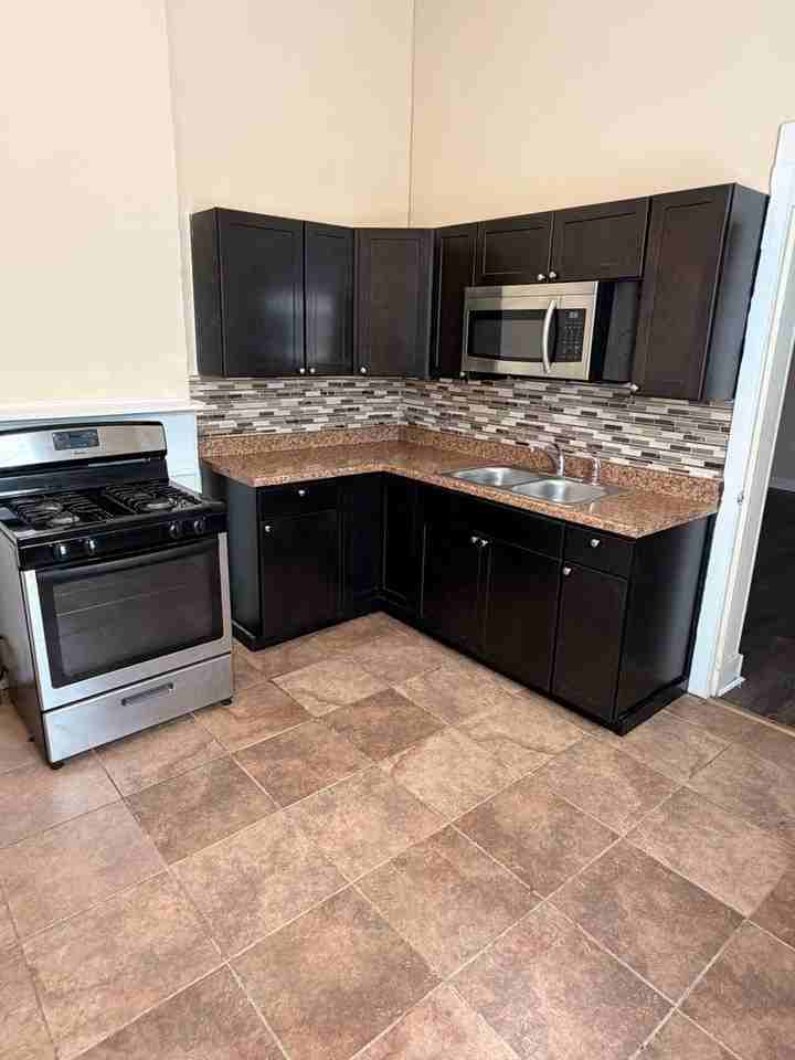 2909 2909 - 2911 Orleans Avenue - 2909 #2909 - Photo 6 of 11