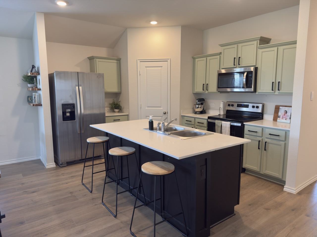 347 Boxwood Dr #NA - Photo 4 of 32