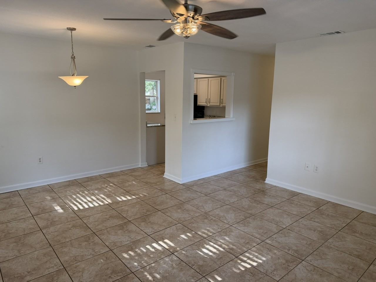 186 Roosevelt St #NA - Photo 4 of 13