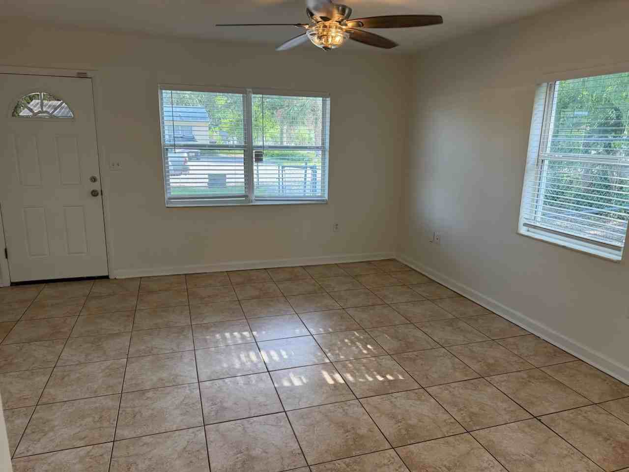 186 Roosevelt St #NA - Photo 5 of 13