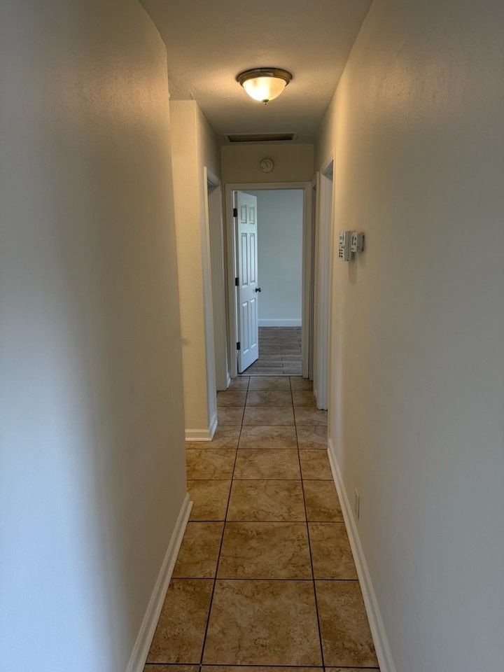 186 Roosevelt St #NA - Photo 7 of 13