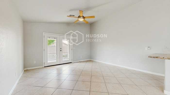 15827 W Adams St - Photo 5 of 30