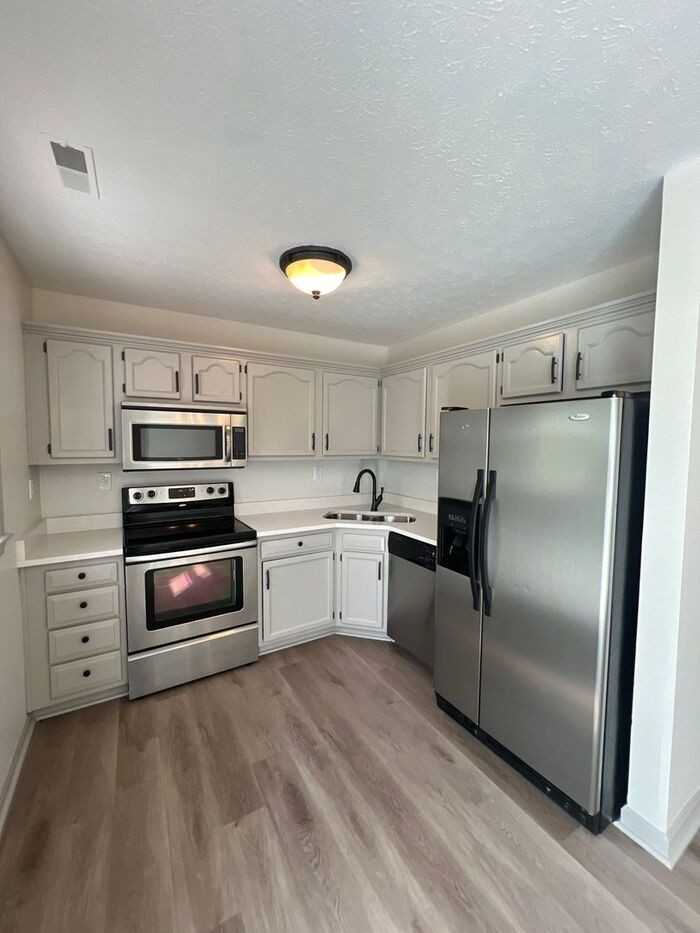 4421 Spring Bay Ct - Photo 4 of 10