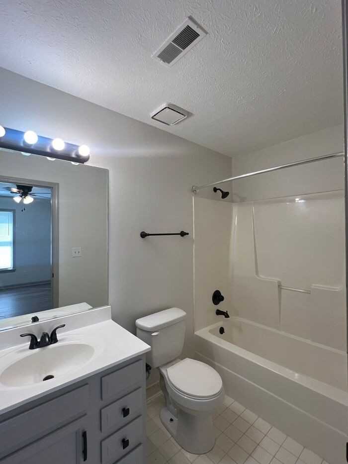 4421 Spring Bay Ct - Photo 6 of 10