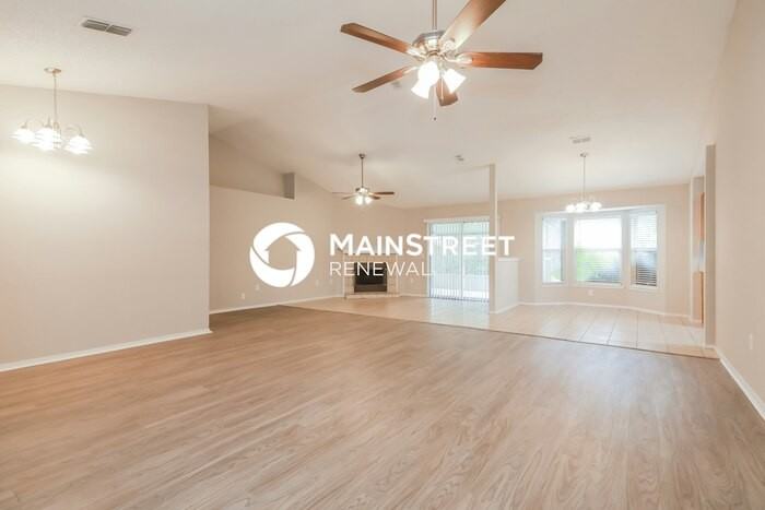 1251 Tahoe Ct - Photo 2 of 15