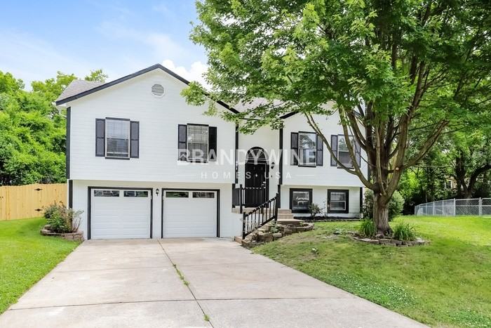 521 Se Onyx Dr - Photo 2 of 26