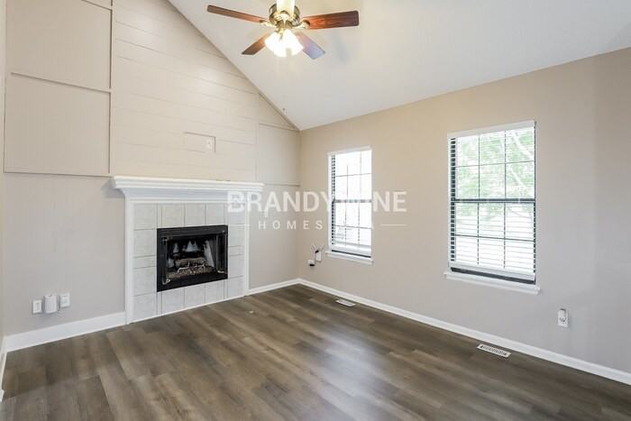 521 Se Onyx Dr - Photo 3 of 26