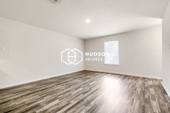 5904 Montague St - Photo 4 of 14