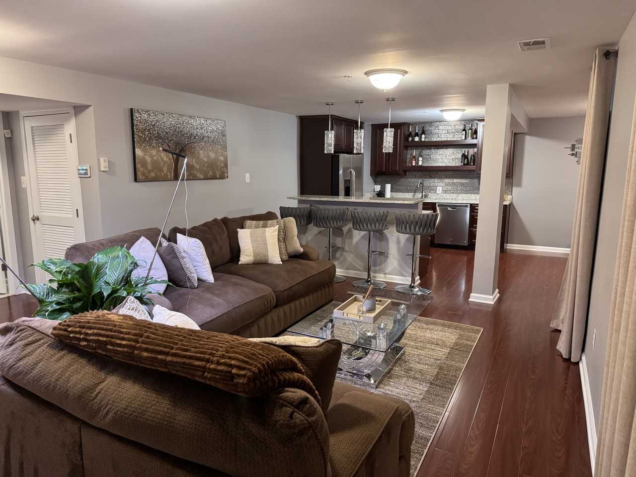 420 Lonsdale Ct - Photo 5 of 18