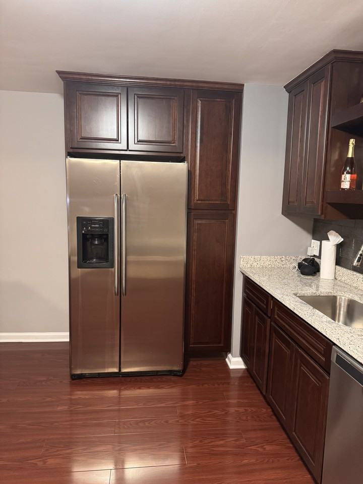 420 Lonsdale Ct - Photo 4 of 18