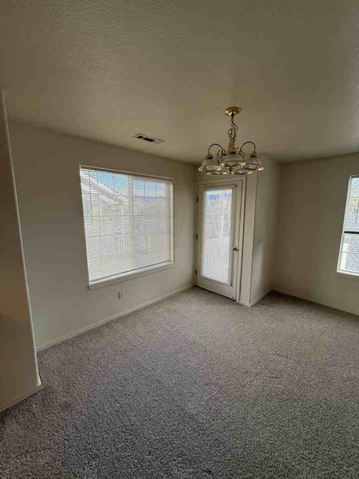 3014 W Villard St - Photo 2 of 18