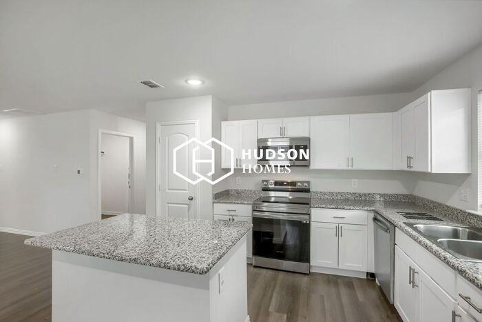 257 Harbor Dr - Photo 6 of 14