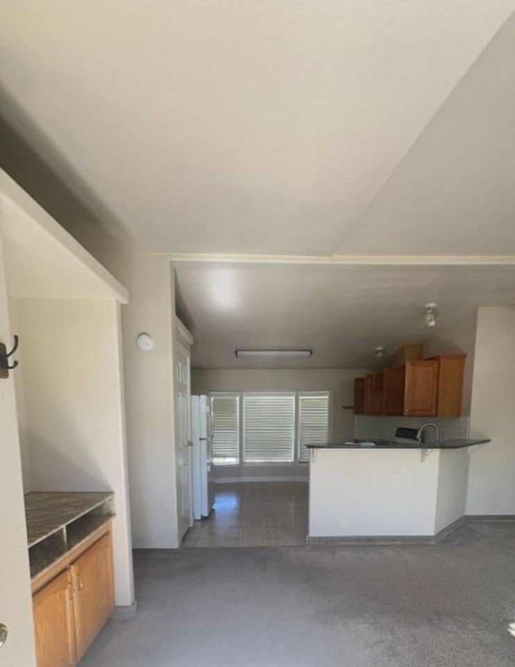 311 N Highland Dr - Photo 3 of 21