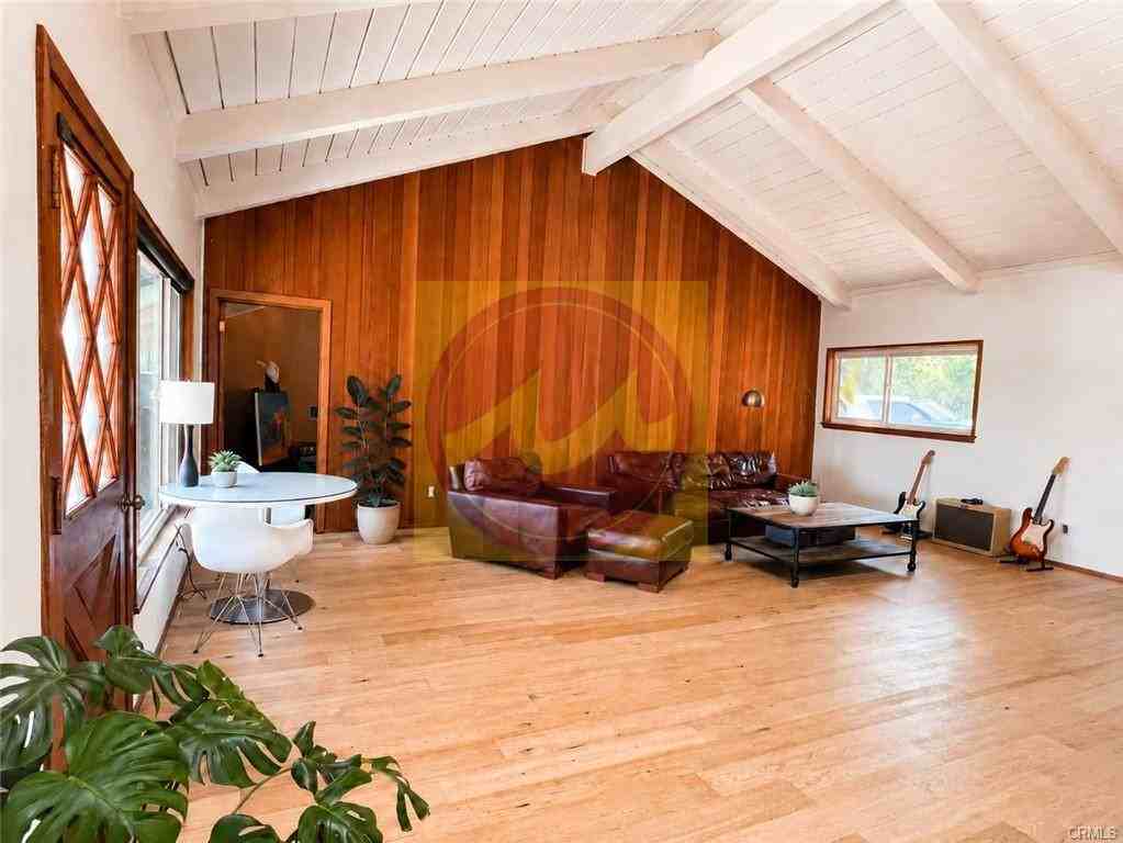 16 Cinnamon Lane - Photo 5 of 18