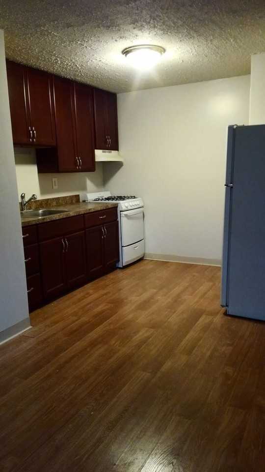 RiverEdge Square - Photo 3 of 33