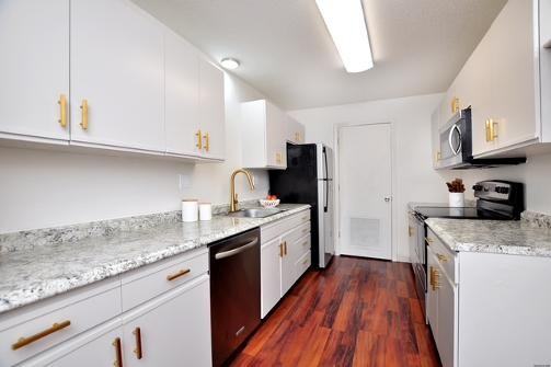 51 Hilltop Dr #51 - Photo 6 of 17