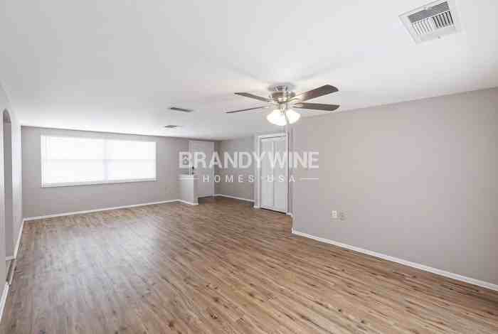7815 Treasure Pointe Dr - Photo 5 of 23