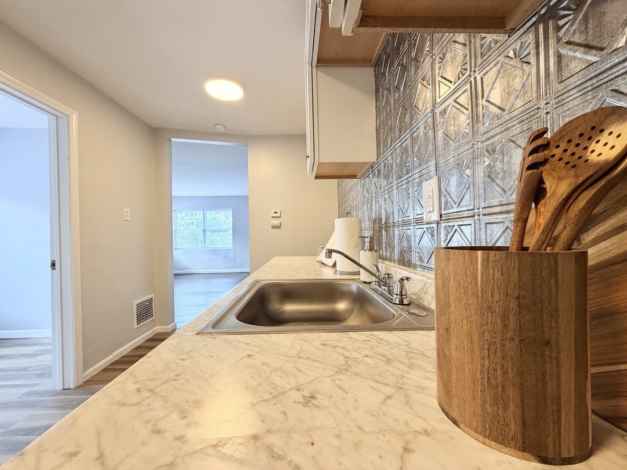 5514 Chippewa St #2W - Photo 3 of 12